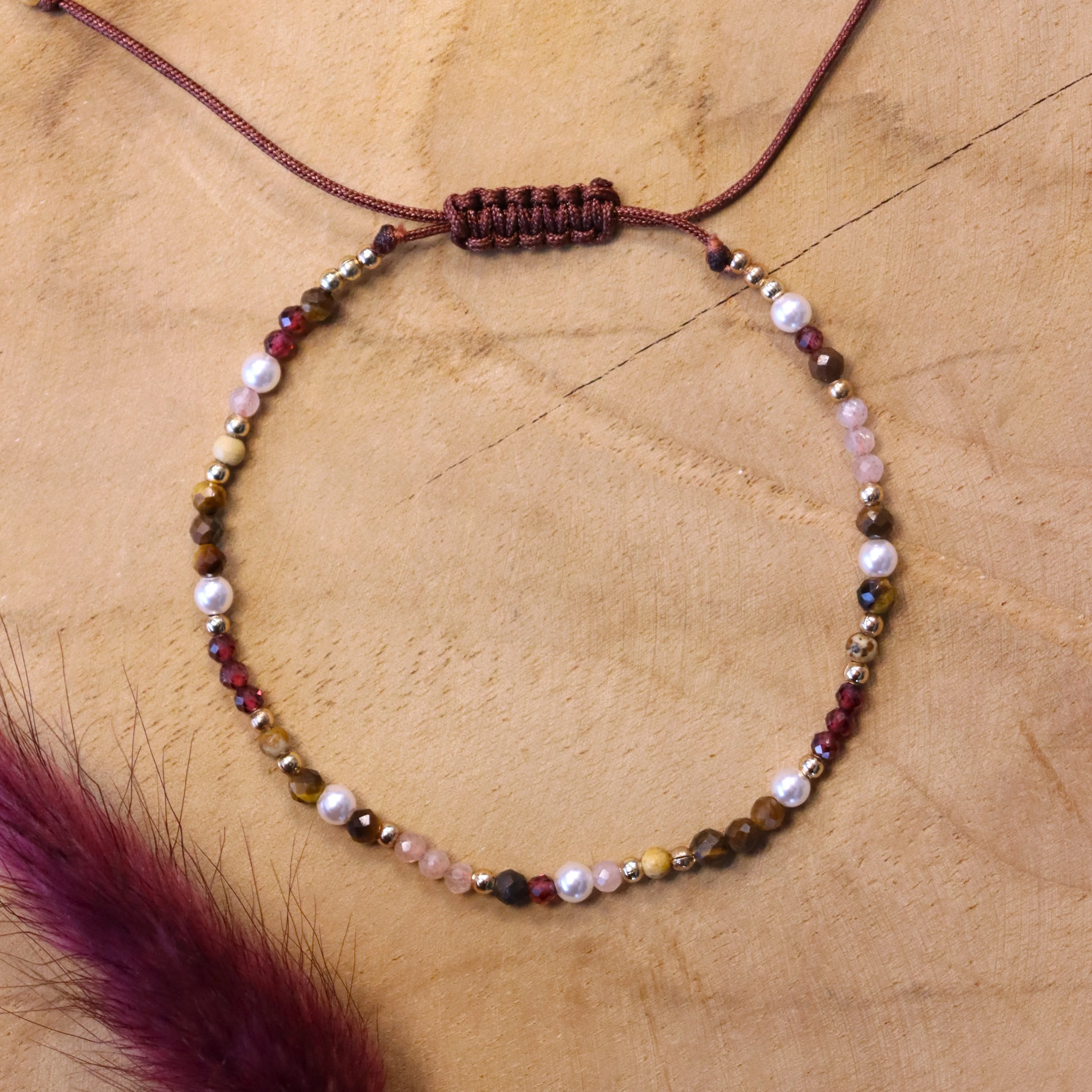 Armband met tijgeroog, granaat en rozenkwarts