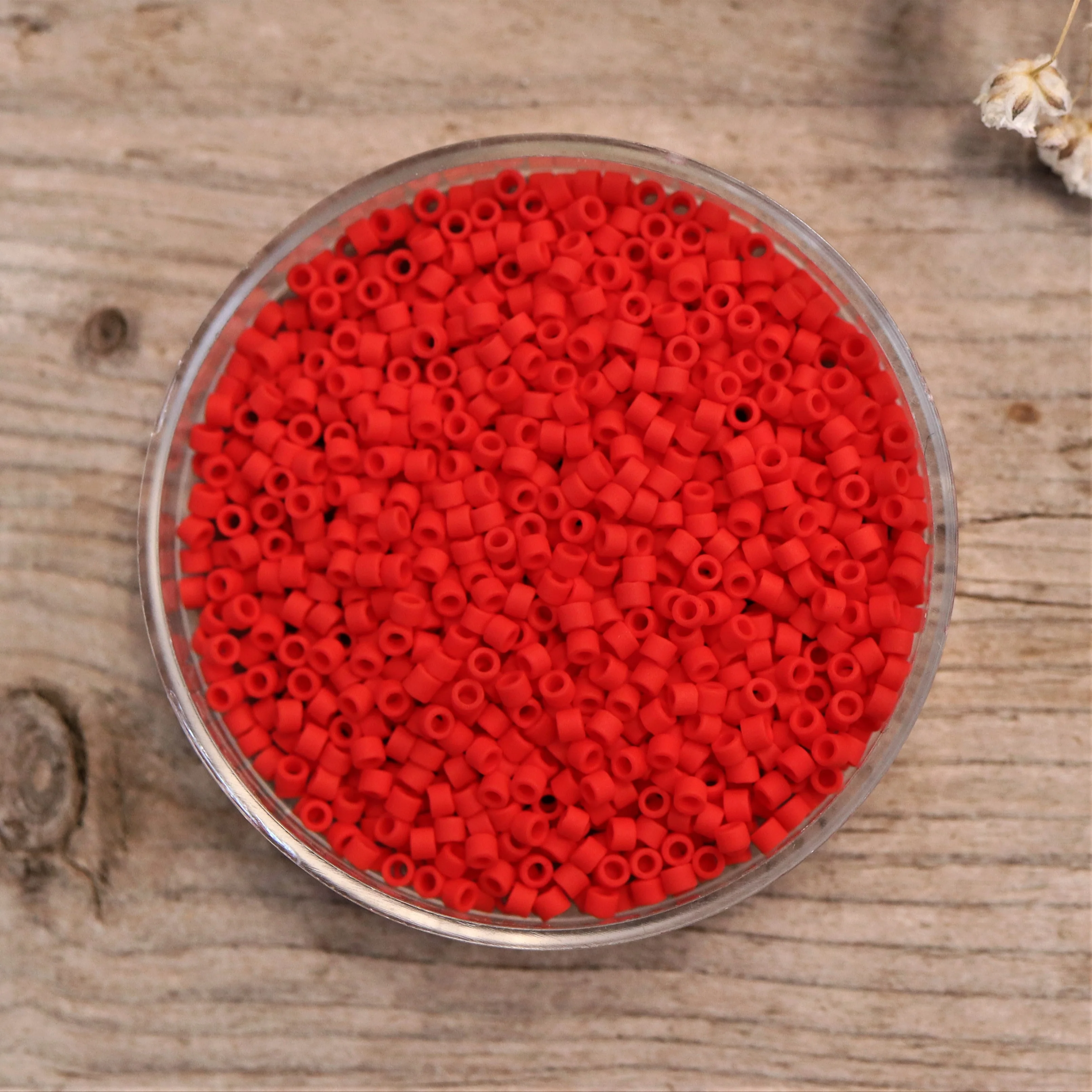 DB-753 Opaque matte red 5 gram