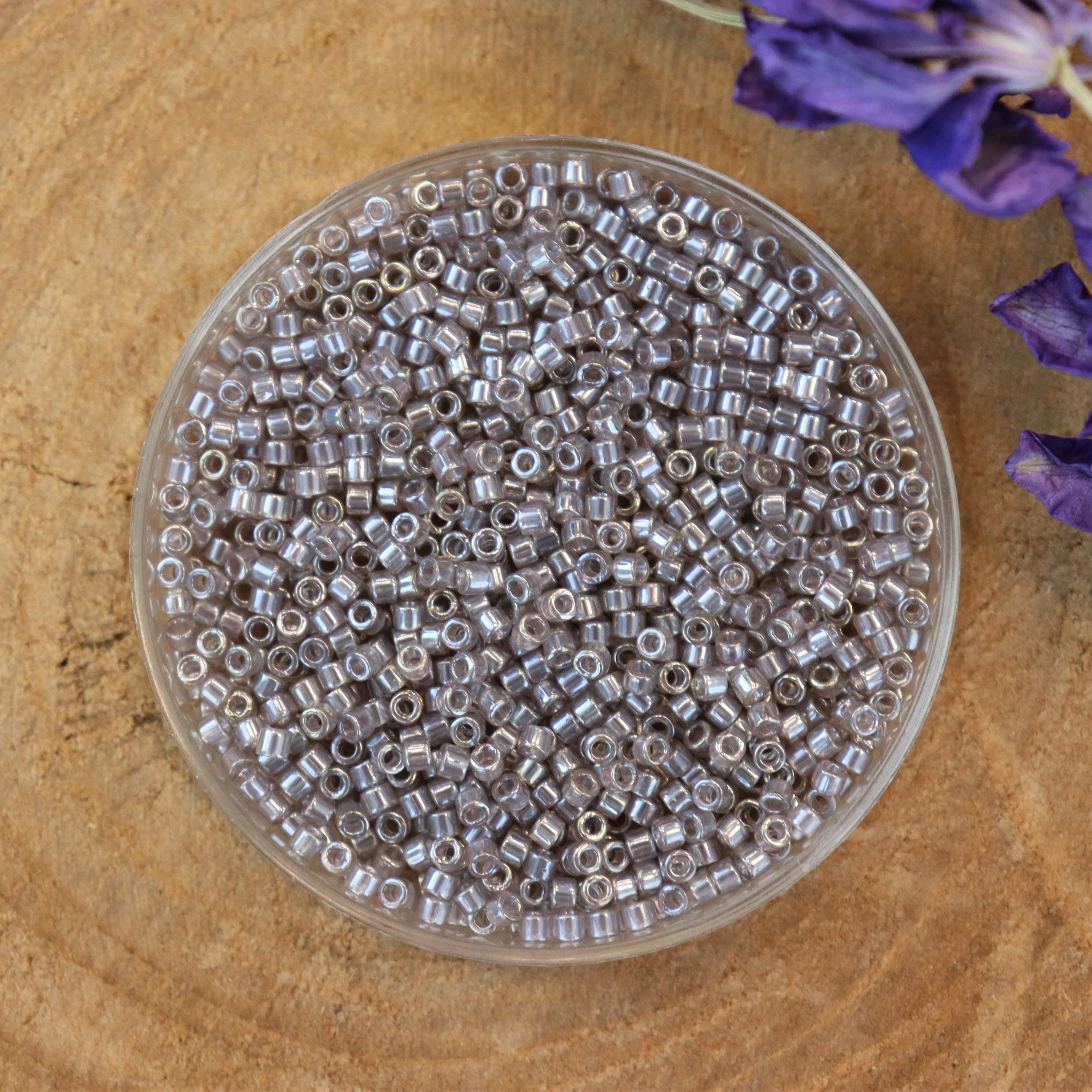 DB-1485 Light taupe luster 5 gram
