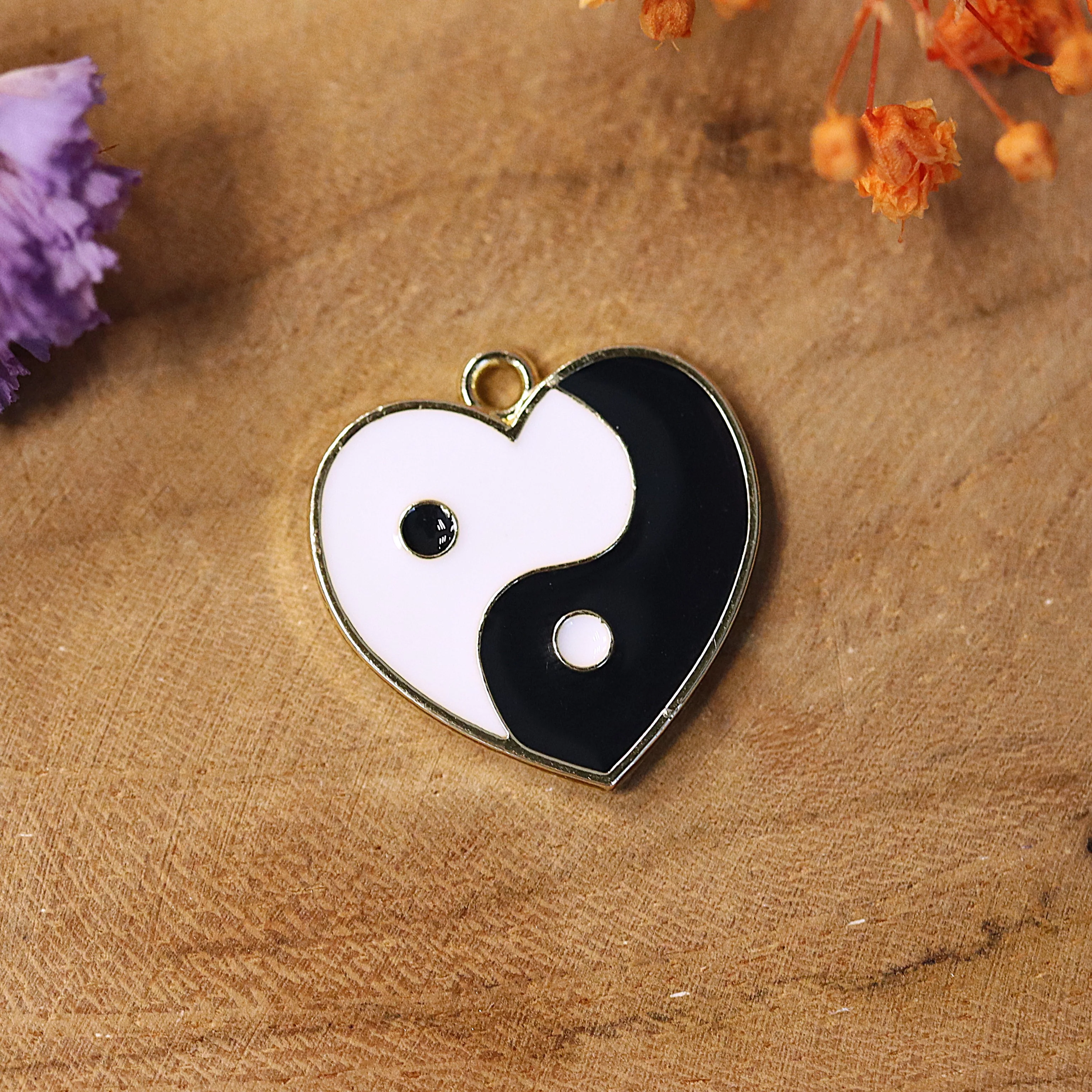 Enamel bedel - hart Yin Yang zwart