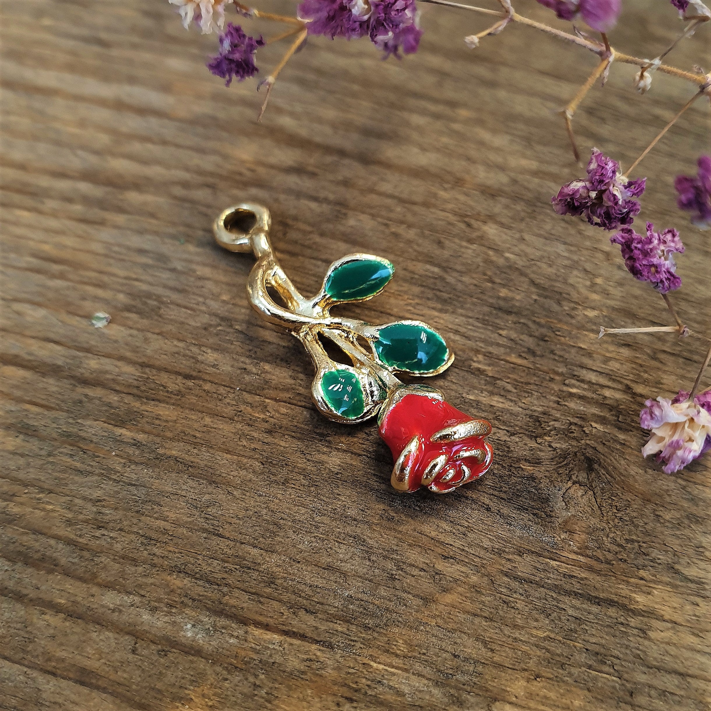 Enamel bedel - rode roos goud