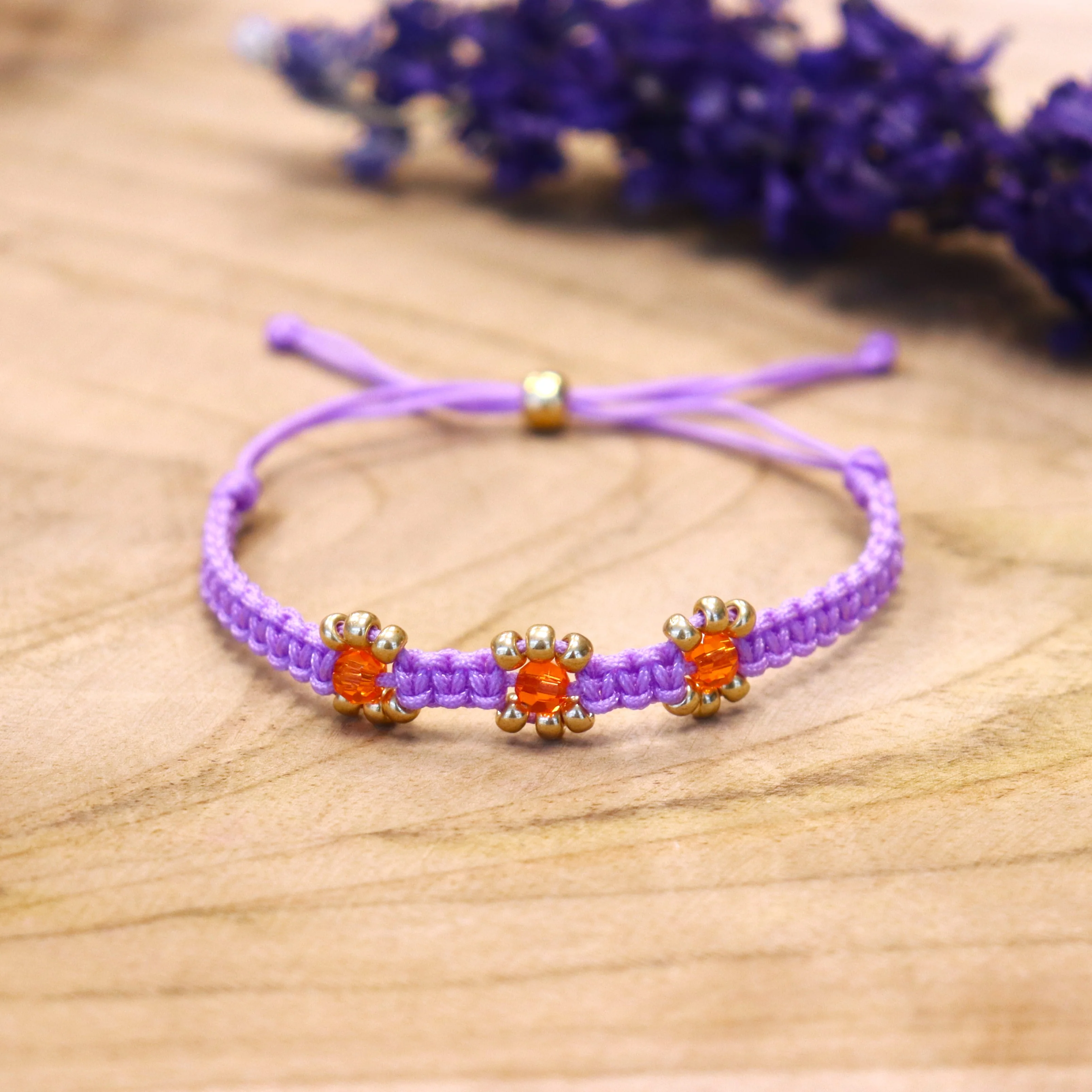Geknoopte armband met bloemen - lila