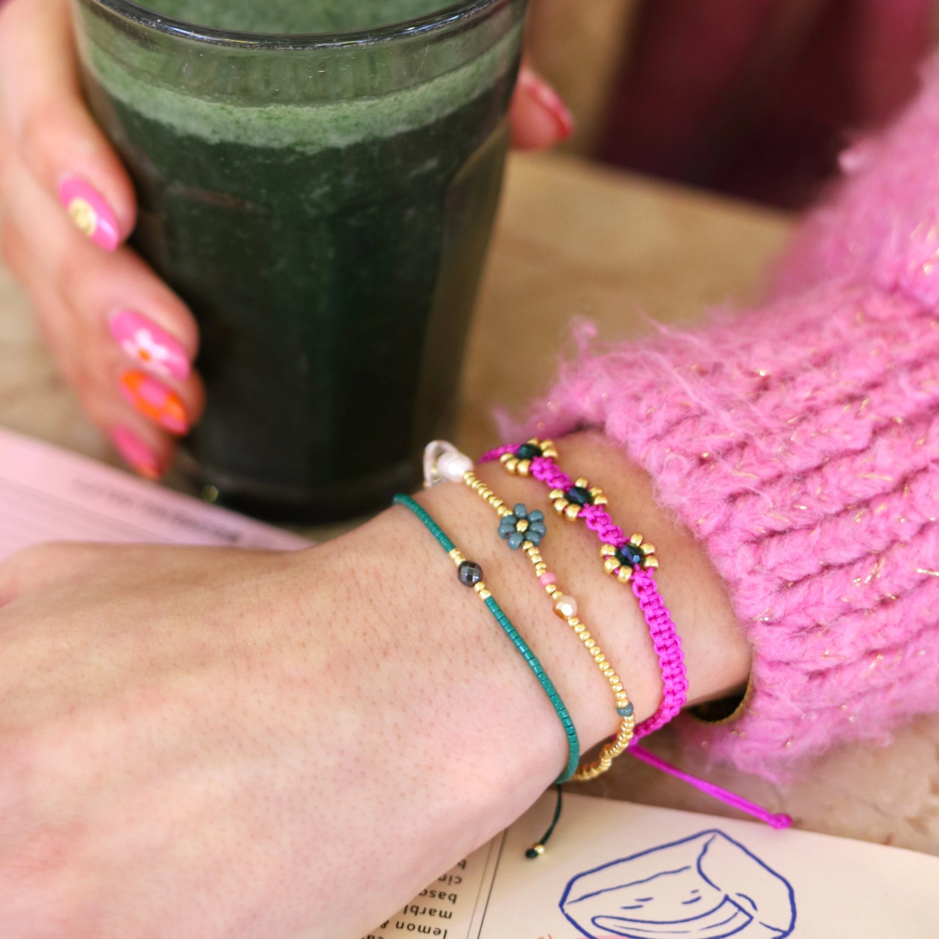 Geknoopte armband met bloemen - fuchsia - Image 2