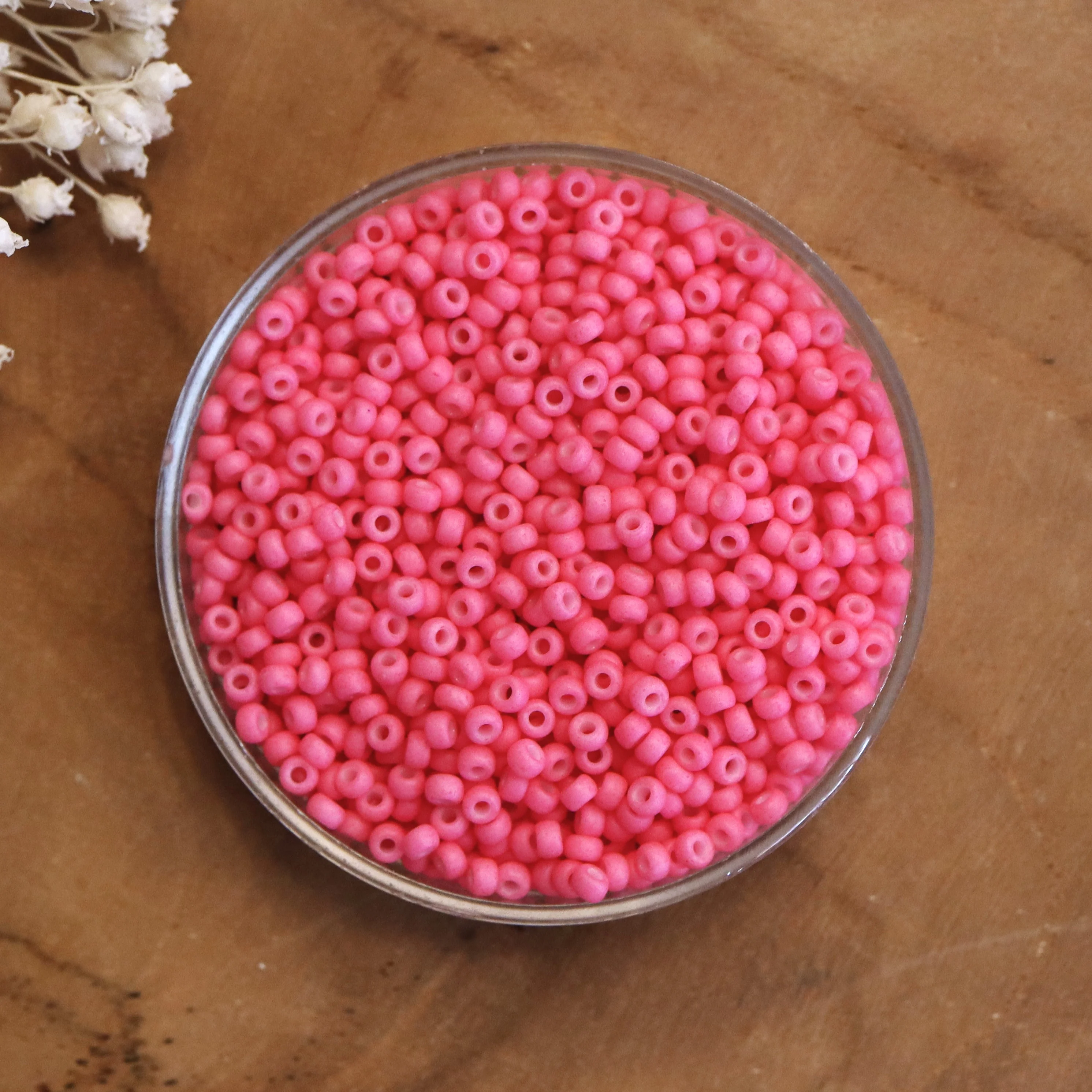 MR11-2045 Opaque matte dyed bright pink 10 gram