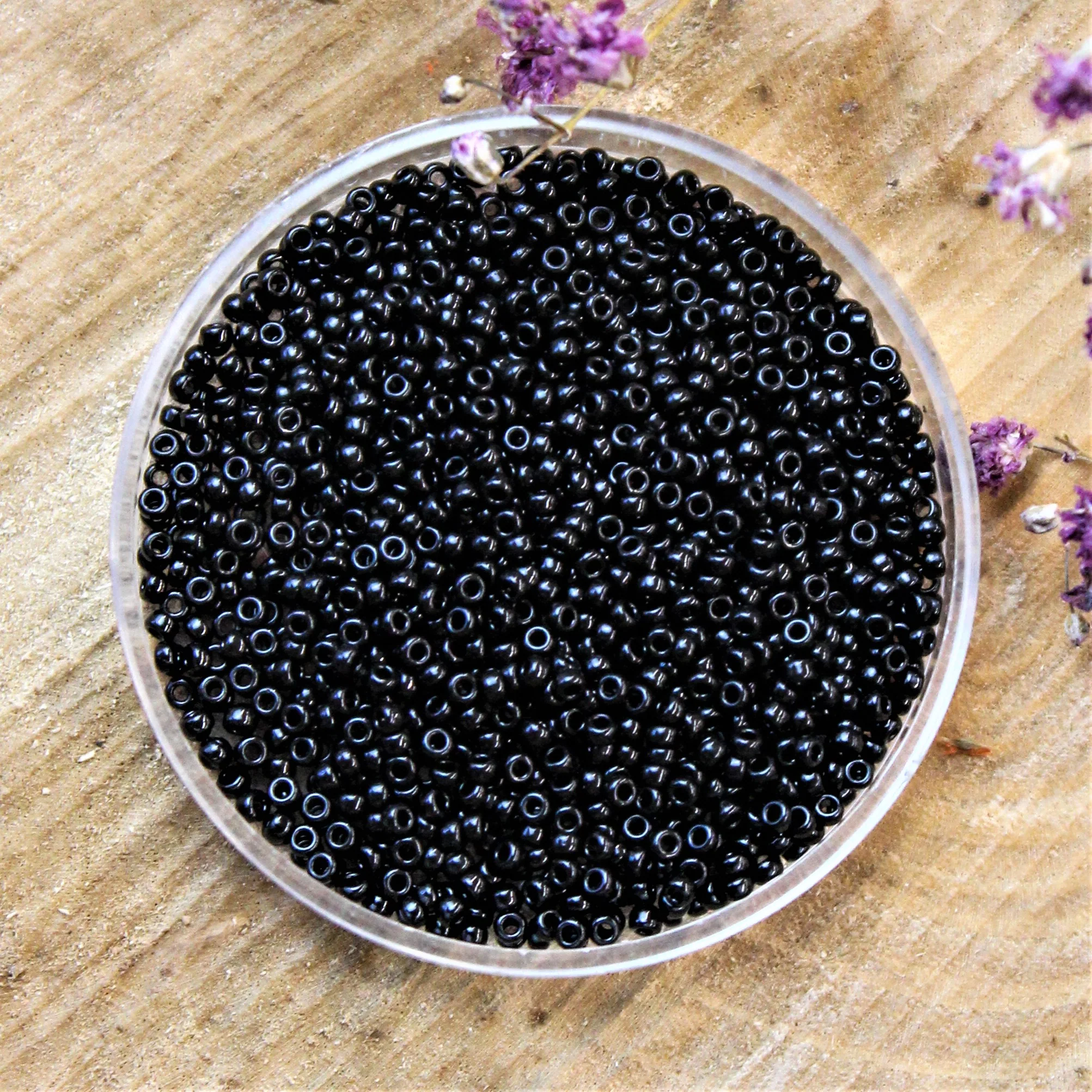 MR15-401 Opaque black 5 gram