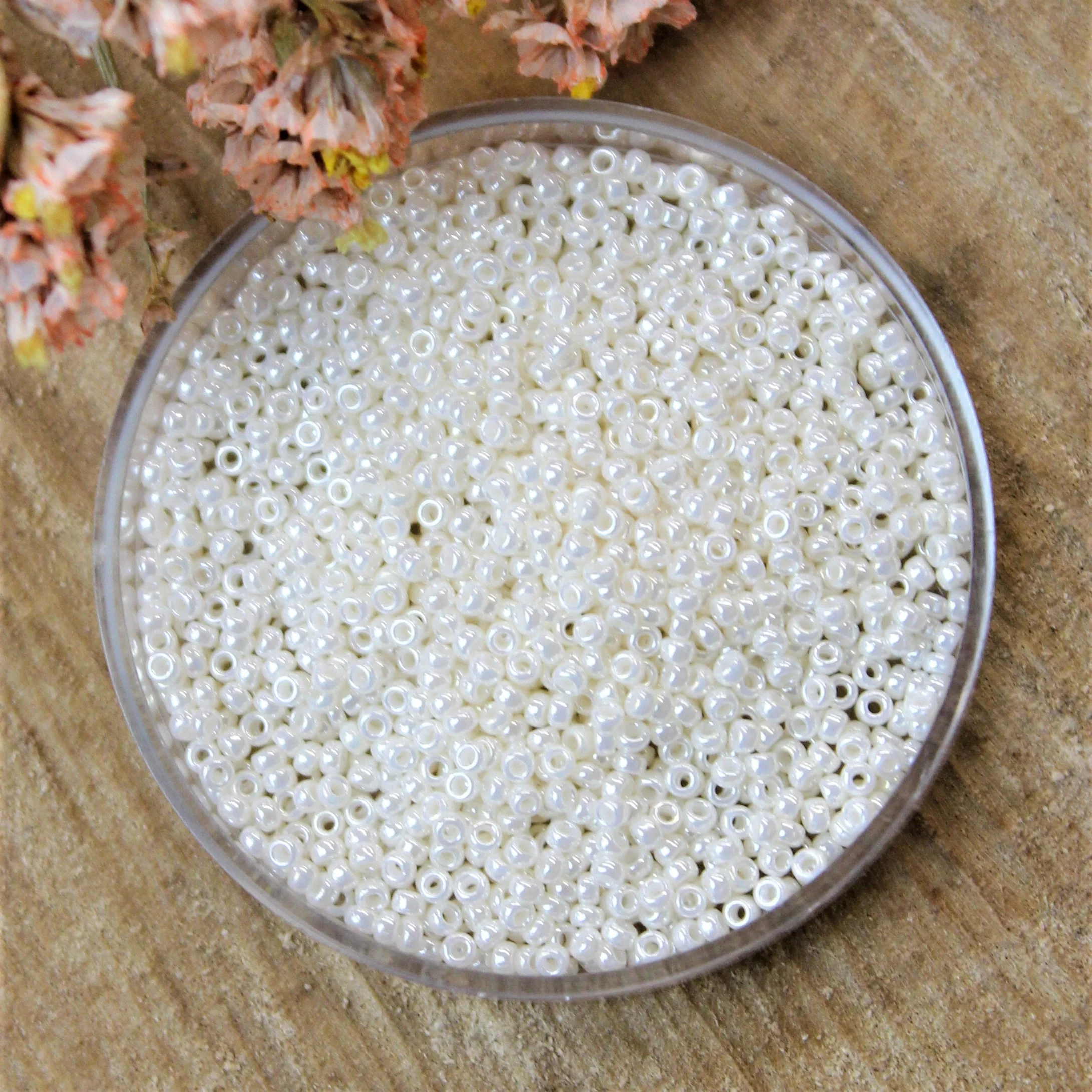MR15-592 Ceylon antique ivory pearl 5 gram