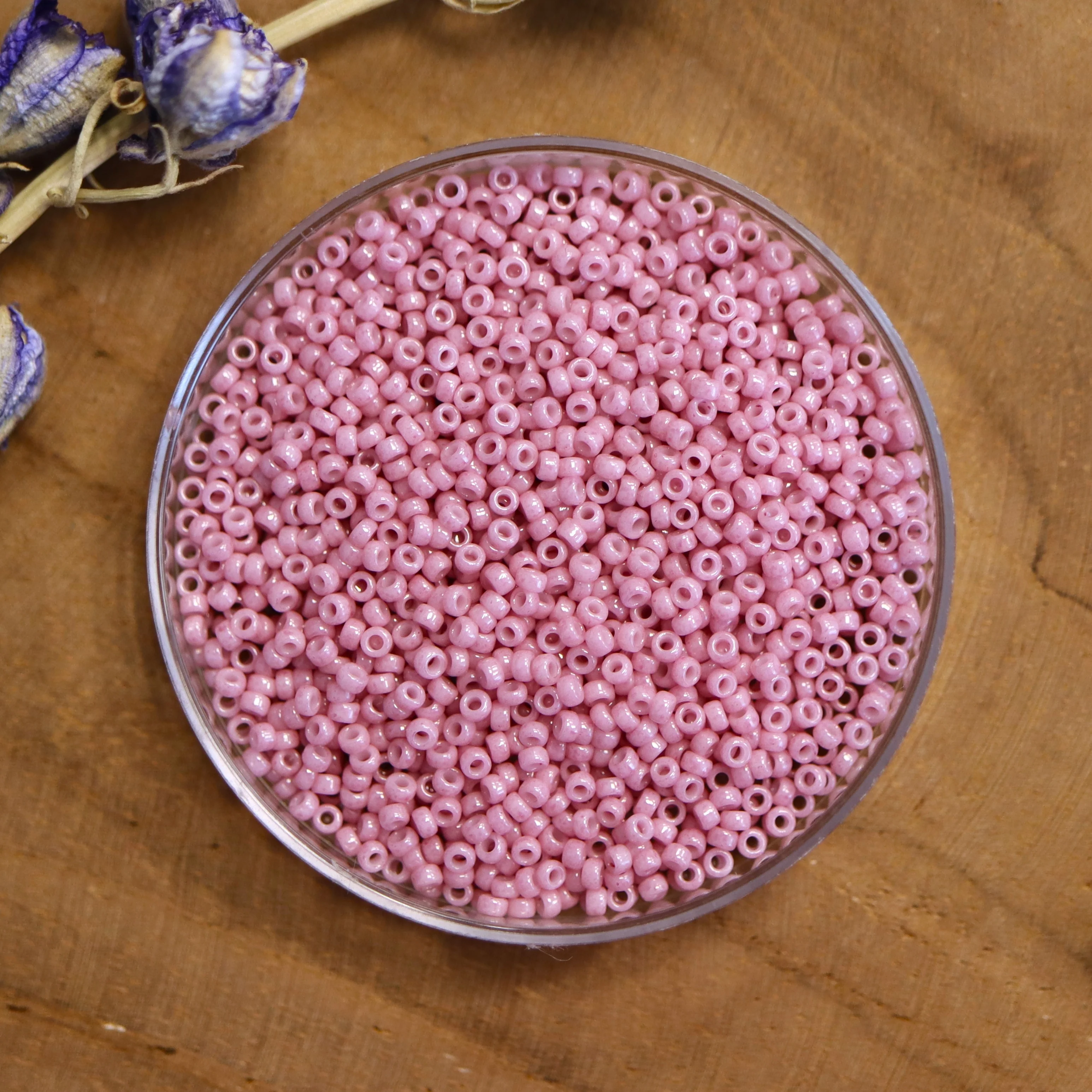 MR15-599 Opaque luster antique rose 5 gram