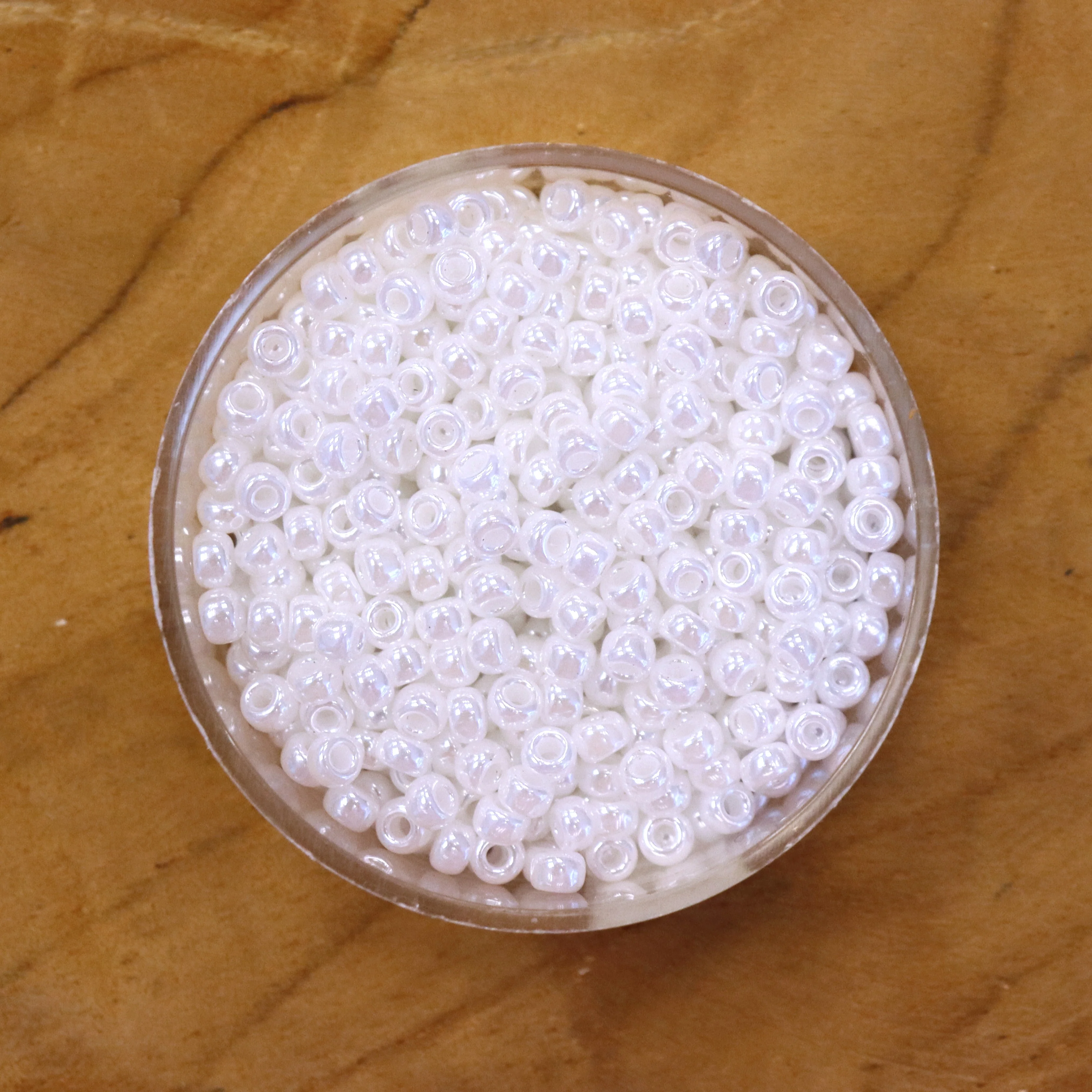 MR8-528 Ceylon white pearl 10 gram