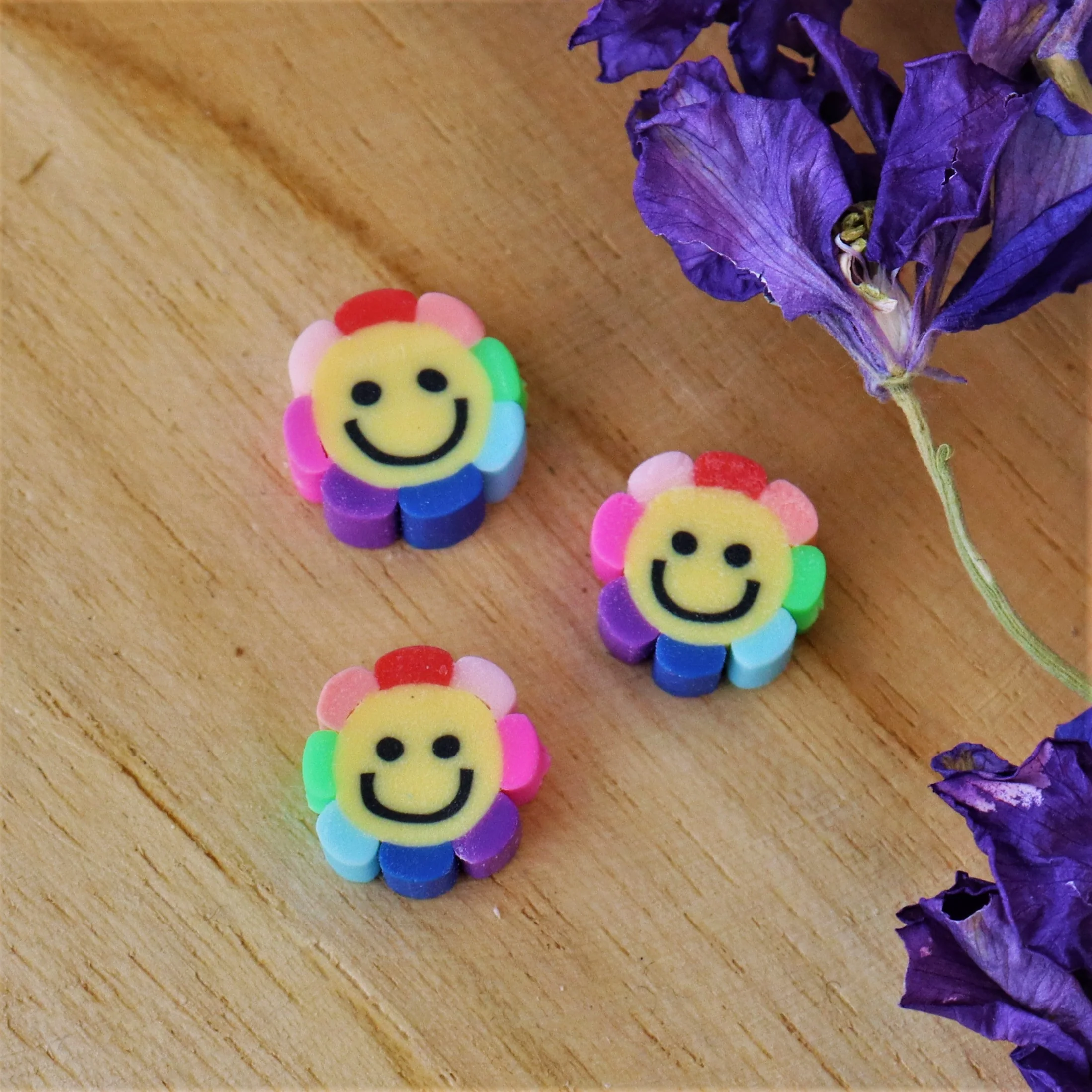 Polymeer regenboog bloemetjes smiley