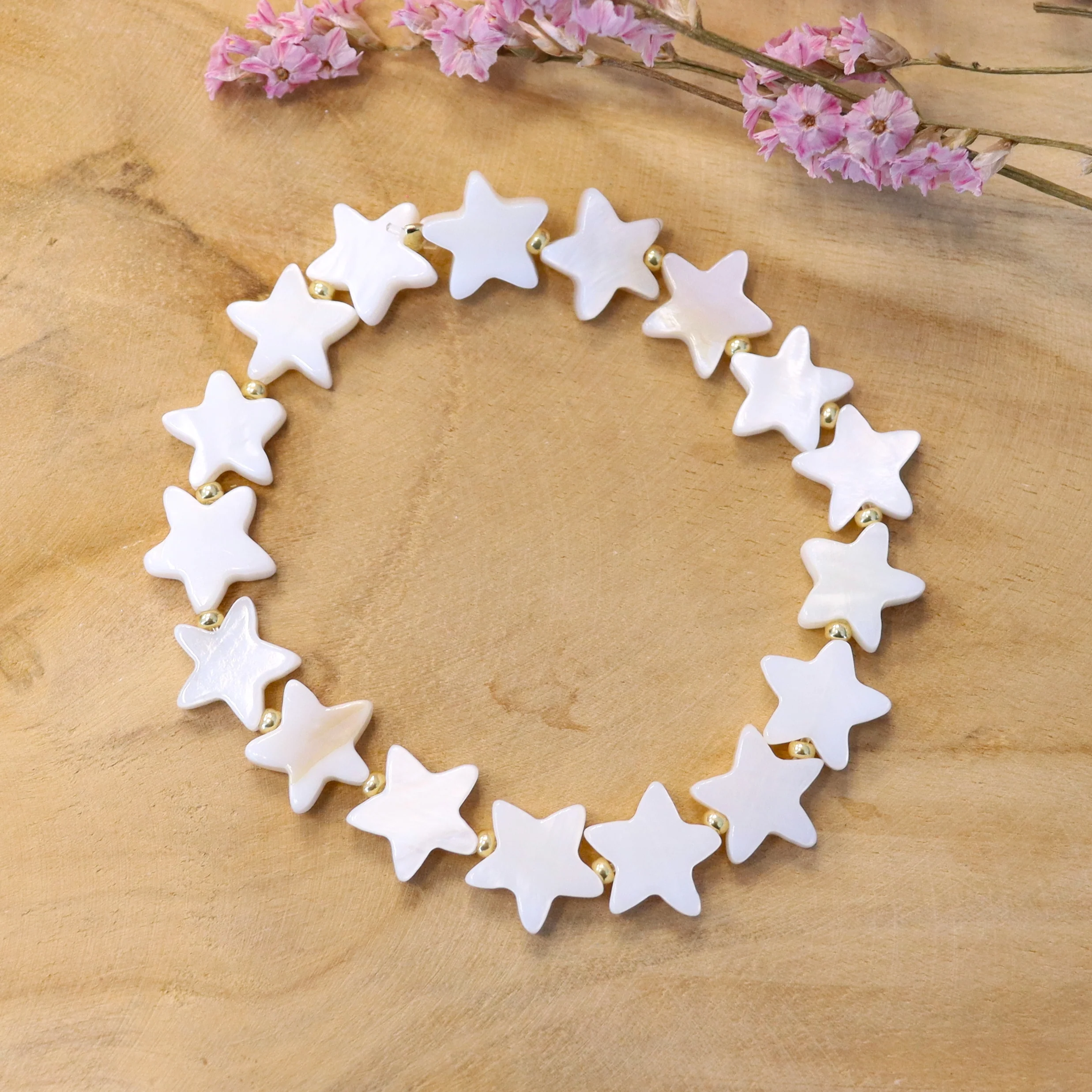 Armband met schelpsterren