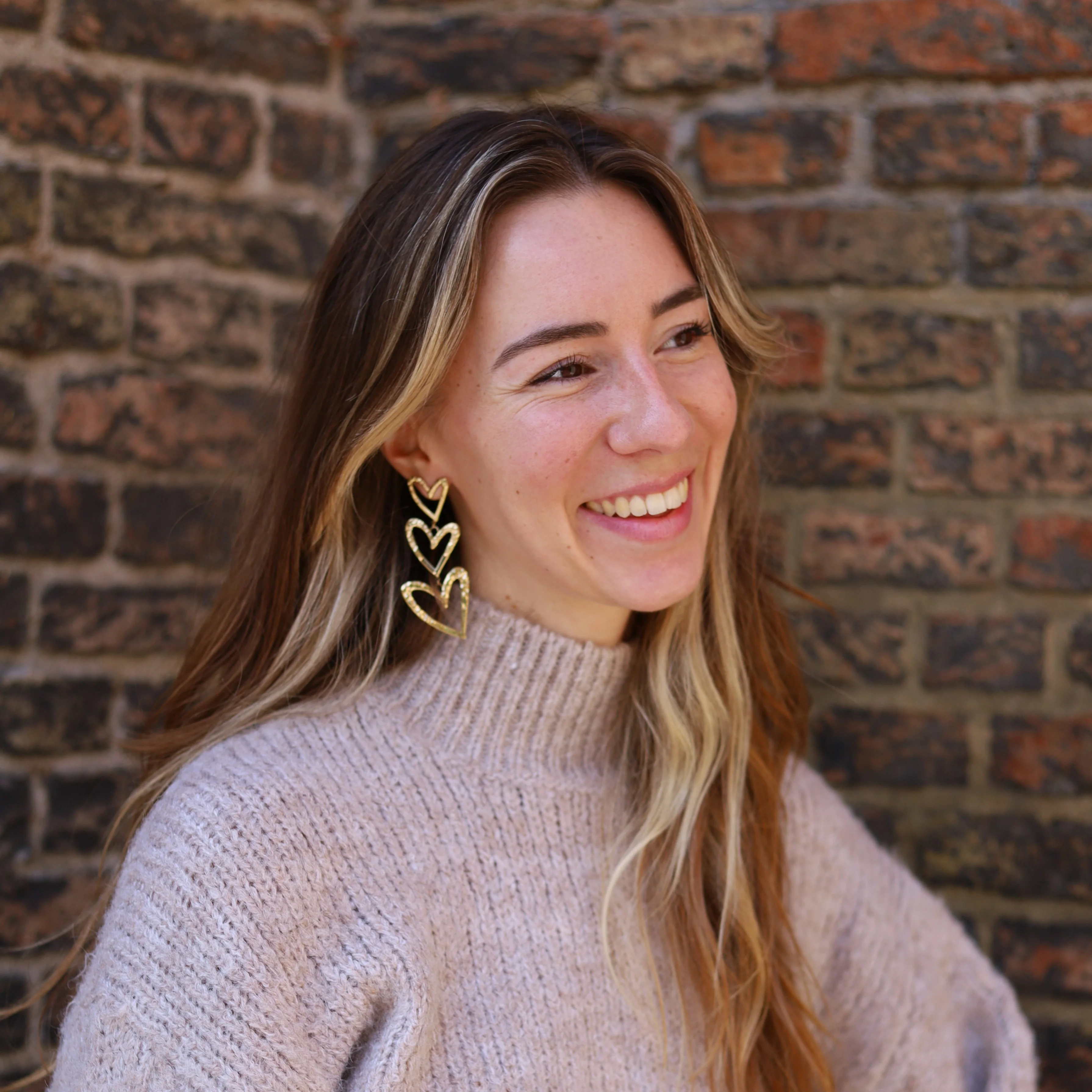Statement oorbellen met harten goud - Image 3