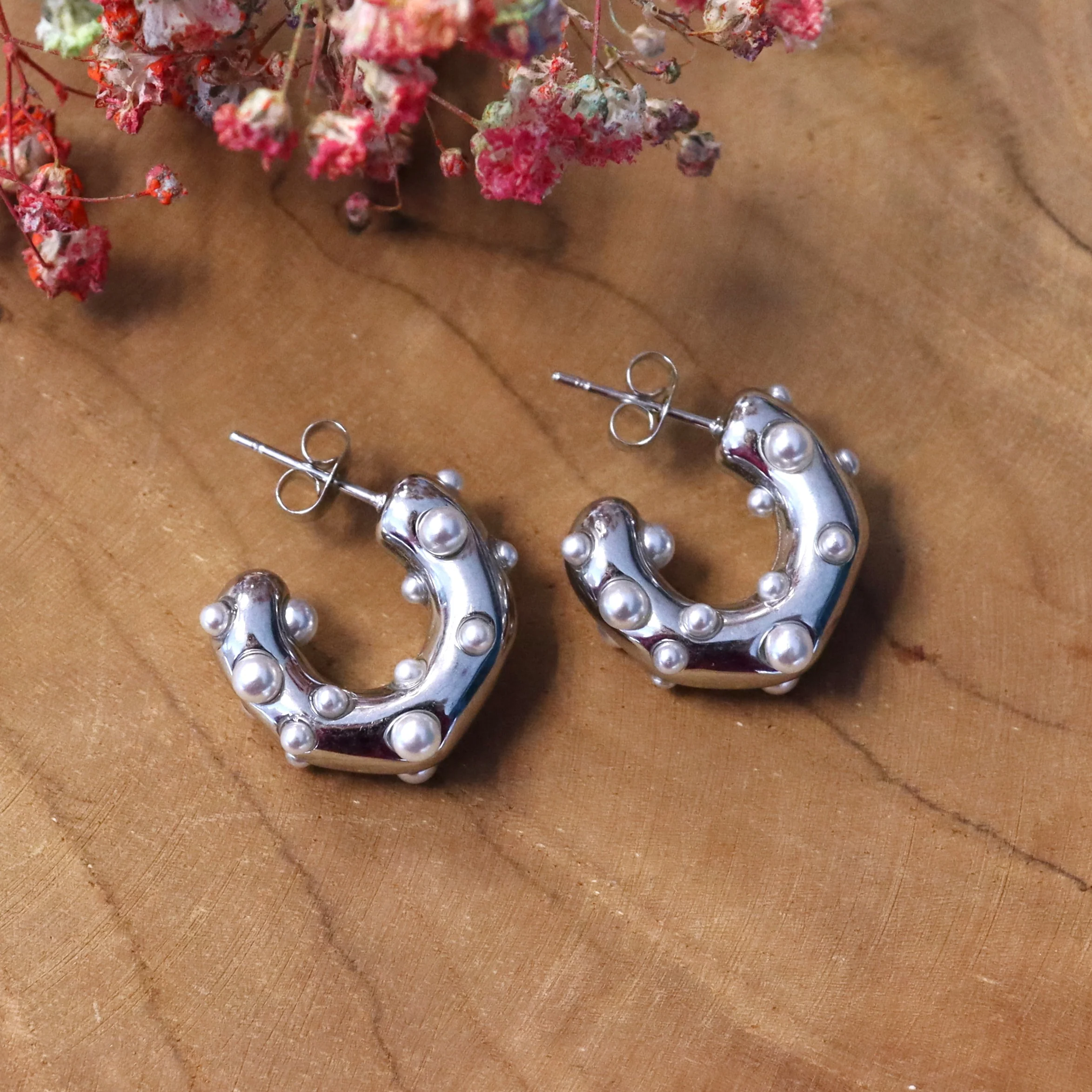 Stainless steel oorstekers met parels zilver